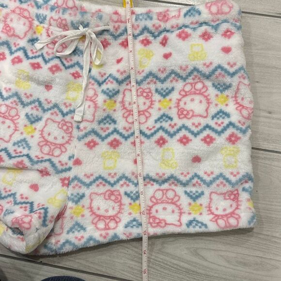NWOT Sanrio Hello Kitty spring Easter themed fuzzy pajama shorts size XL - Picture 6 of 8